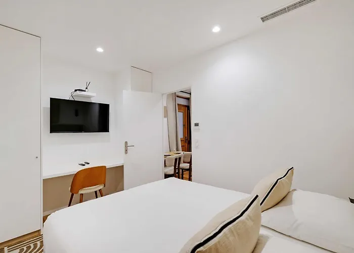 Modern Apprt 1br 4p - 2nd *